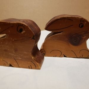 Vintage Wood Rabbitt salt and pepper shakers